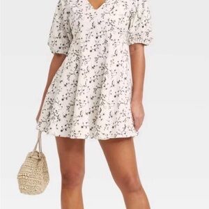 Universal Thread White Floral V-Neck Puff Sleeve Mini Dress Size Large